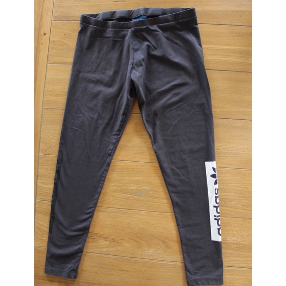 Women’s Lounge & Workout Bundle Lot Under Armour Adidas Gap & Old Navy Medium L - Picture 2 of 12